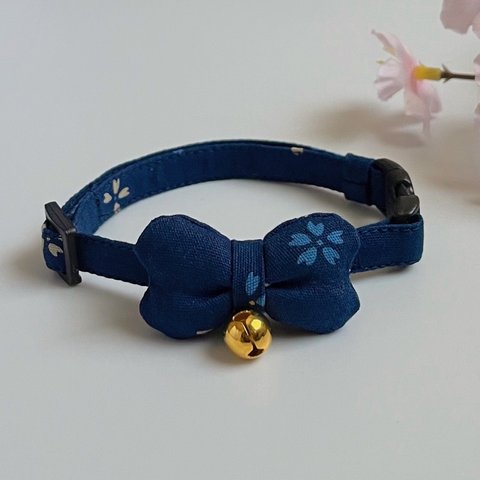 [ ぷっくり桜の花びらリボン × 紺 ]  猫　首輪　猫用首輪