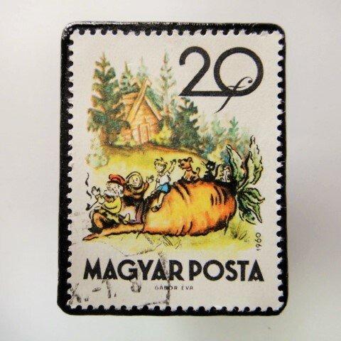 ハンガリー　童話切手ブローチ3893