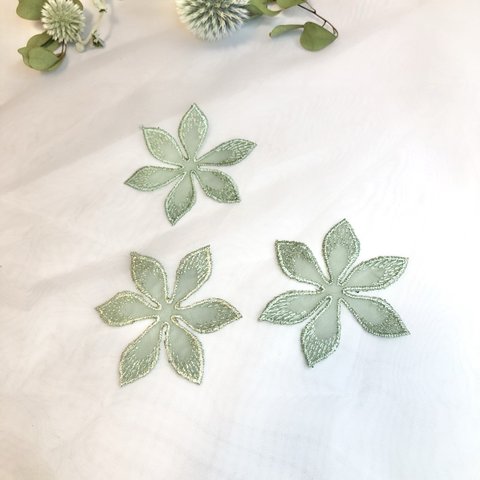 刺繍フラワーモチーフ クレマチス　オーガンジー　グリーンアソート3枚入