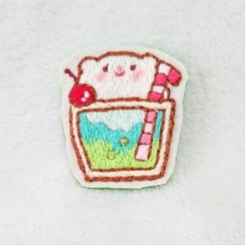 再販【クリームソーダくま】刺繍ブローチ★