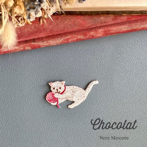 子猫のChocolatちゃん/レッド/刺繍アイロンワッペン