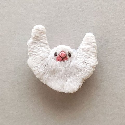 刺繍ブローチ｜ぱたぱた文鳥さん《受注生産》