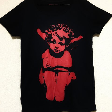 Angel's sitting...② black T / size S