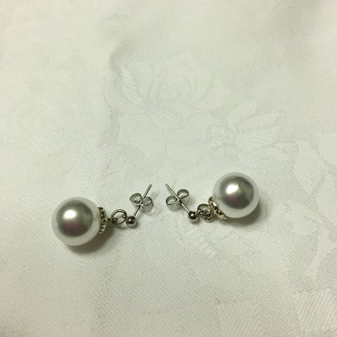 シンプルパールのピアス