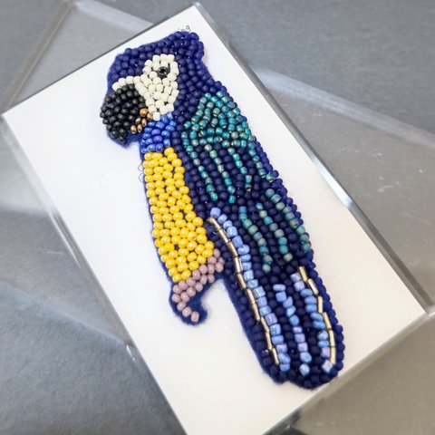 ビーズ刺繍　ブローチ　インコ　オウム　磁石　磁石ブローチ　ビーズ刺繍ブローチ