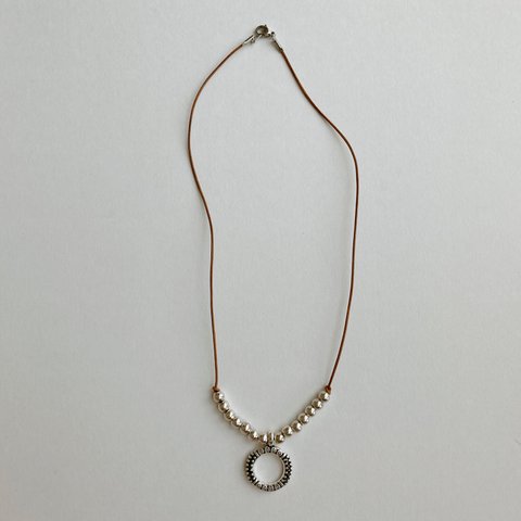 Small hoop×leather necklace