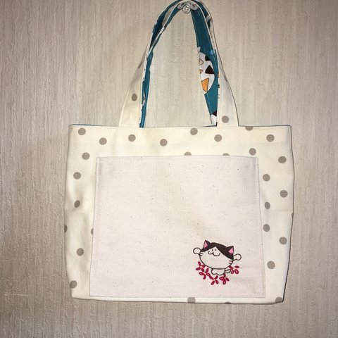 にゃんこ猫刺繍トートバッグ