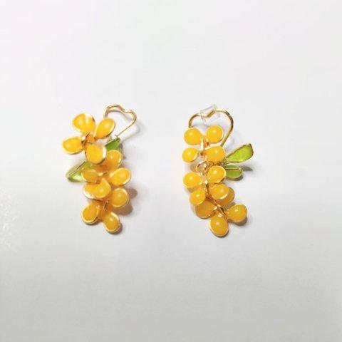 まるで!ﾋﾟｱｽ＊花綴り＊桜*ミモザ*＊痛くない!挟むだけ!＊ｽﾄﾚｽﾌﾘｰｲﾔﾘﾝｸﾞ＊ｲﾔｰｶﾌ