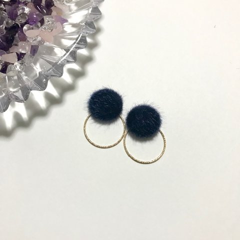 ネイビーフワフワパーツ×リングピアス