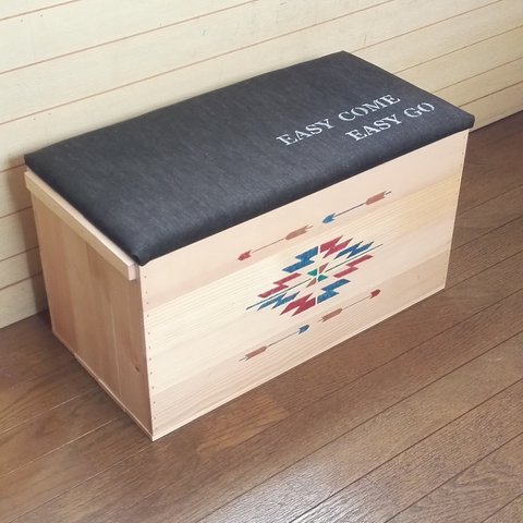 収納たっぷり♪ベンチにも!オシャレなりんご箱収納BOX