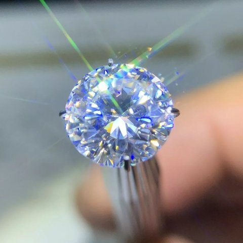 5.0ct　大粒モアサナイト　美しく煌めくルース　Large-grain moissanite! Beautifully shimmering loose