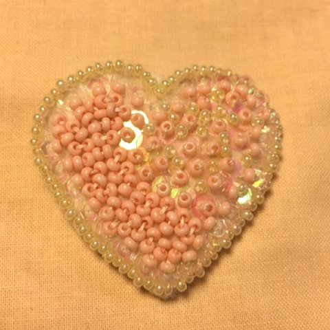 ビーズ刺繍ブローチ~ハート~