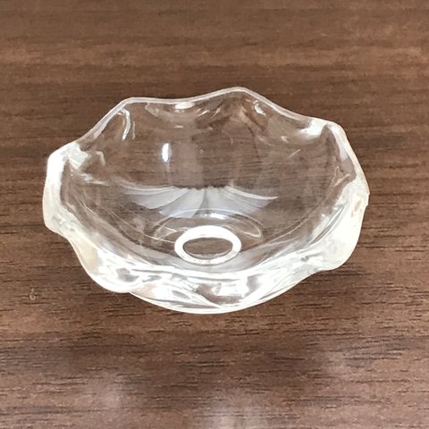 ミニチュアプラスチック製器