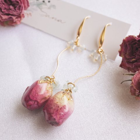 ミニ薔薇のピアス/イヤリング　(金属アレルギー対応)