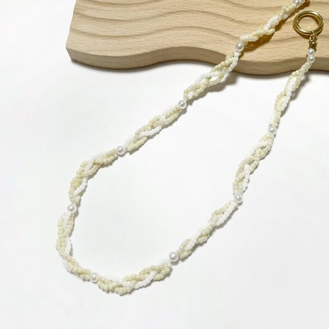 White×beige×perl  necklace