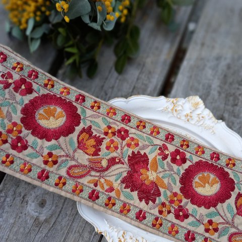 インド刺繍リボンno.116  (25cm・小鳥とお花・チロリアンテープ・ハンドメイド素材)