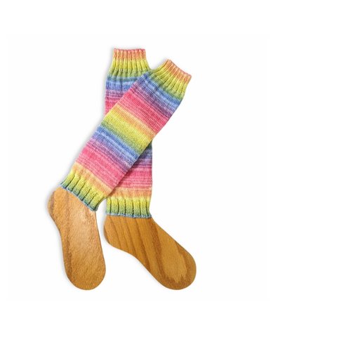 「Spring rainbow」履けて便利な、手編みのレッグウォーマー