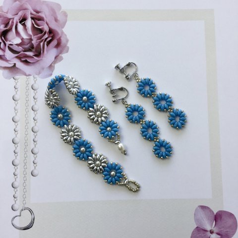 青い花のブレスレットとイヤリングのセット