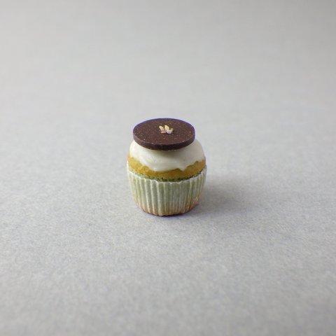 ピスタチオとチョコレートのカップケーキ【ミニチュア】