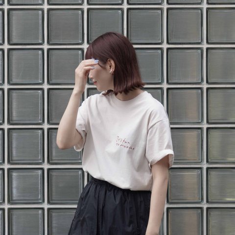 【Tシャツ】It's fun to notice/カメオベージュ