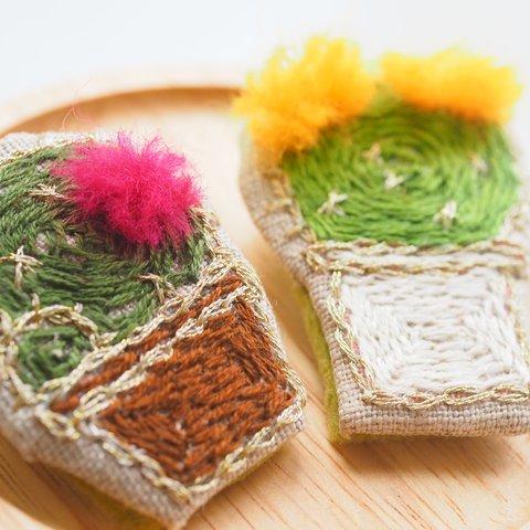 サボテンの刺繍ブローチ