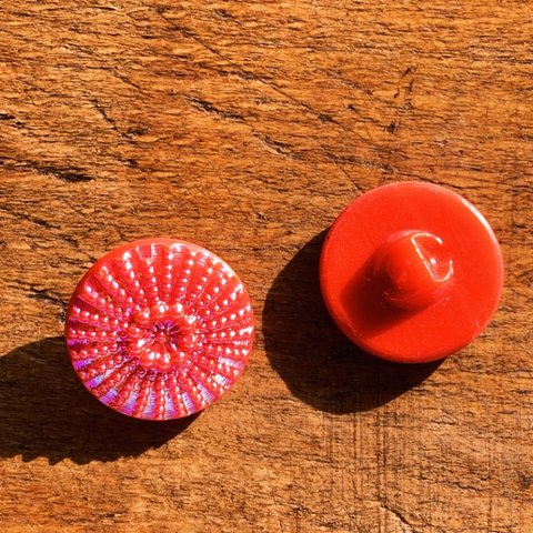 vintage【2コセット】#czechglass#czechbutton 18㍉luster red 一体型