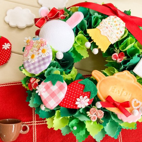 ❤︎森うさぎのtea party 〜いちご〜ꕤ*.゜布リース　イースター　イースターバニー　布リース　うさぎ　絵本　童話　お茶会　お部屋飾り　カフェ飾り