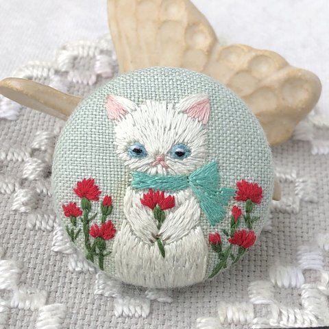 「母の日の猫ちゃん」刺繍ブローチ