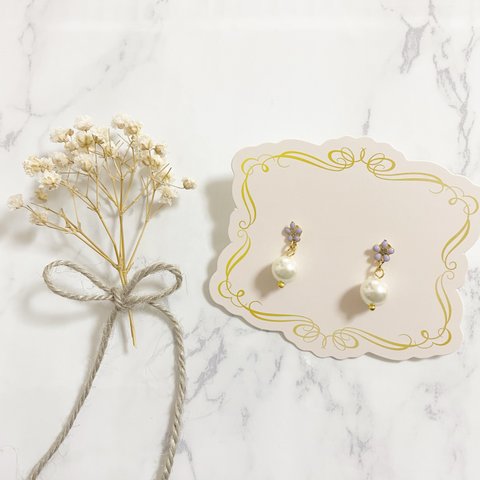 小さいお花のパールピアス