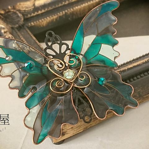 ステンドグラス風蝶バレッタ〜Monster of green eye〜（hair ornaments of Stained glass butterfly Monster of green eye）