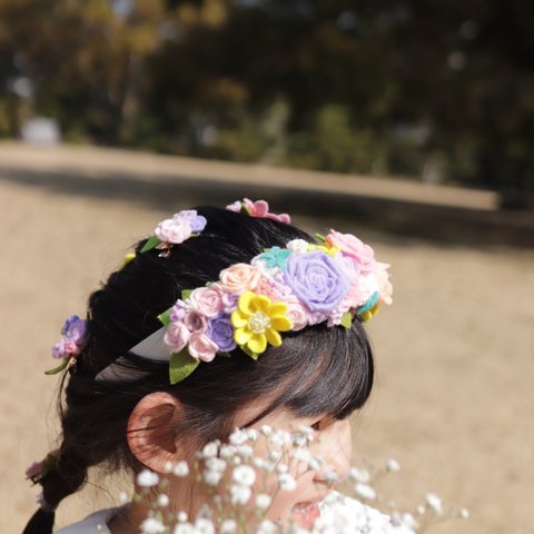 ラプンツェル　カチューシャ　ヘッドドレス　ヘッドパーツ　ヘアピン　ヘアバンド　花冠　フェルト　フラワー　ファーストバースデー　お誕生日　七五三　お祝い　撮影　などにおすすめ