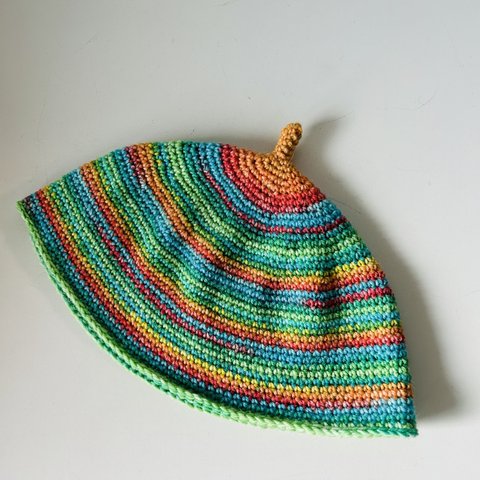 手編み  オパール毛糸の子ども のどんぐり帽子　ビタミンカラー