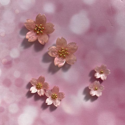 桜のピアス/イヤリング　シェル風ピンク色　大中小選べるサイズ