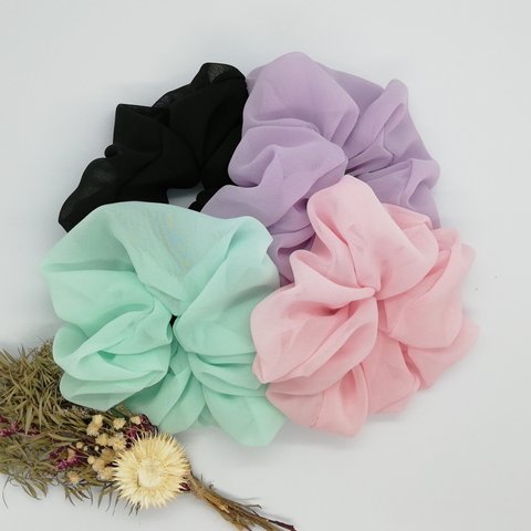 ブラック　シフォン生地 シュシュ　SCRUNCHIE　ヘアゴム