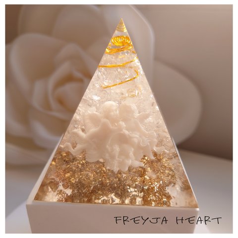 ピラミッド型オルゴナイト/魔除け・浄化・リフレッシュ・水晶・天使　P16