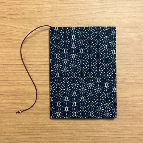   《 四六判》ブックカバー  ハンドメイド 麻の葉 紺