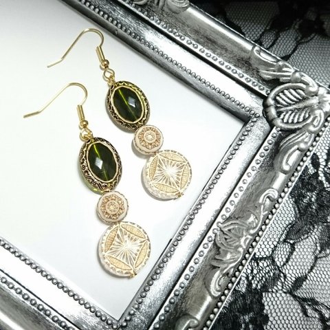 【Olive】ドイツ製アクリルビーズの大ぶりピアス