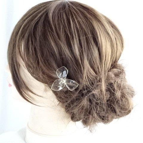 さりげなくオシャレ度アップのアメリカンフラワーのヘアアクセサリー   