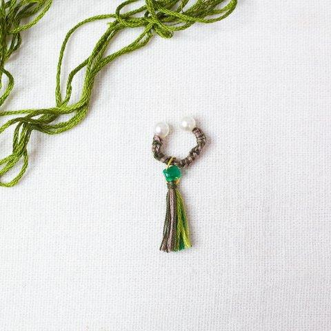 手編みイヤーカフ ツイスト松葉色 緑瑪瑙 緑メノウ
