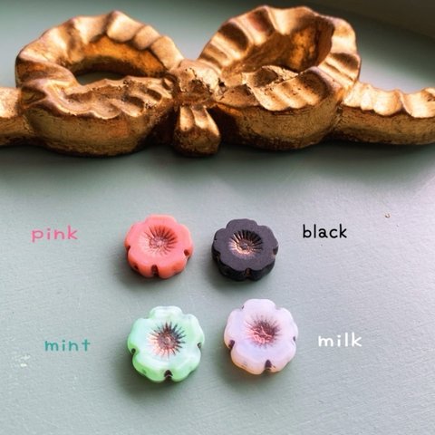 【4色セット】JIRI＊IVANA#czech beads#チェコビーズ　sea glass flower14㍉　pink＊mint＊black＊milk