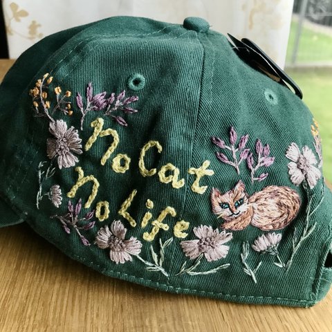 手刺繍キャップ ～No Cat No Life / DARKGREEN～