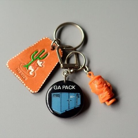 ヨーロッパから ヴィンテージキーホルダー 3個セット ドイツ フランス アメリカなどから Vintage keychain アンティーク_240313 ig3831_2