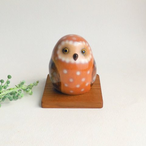 フクロウ (★台付き)　wooden owl