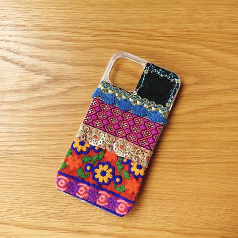 ブラックオリエンタル花刺繍 iPhoneケース iPhone12 iPhone12pro iPhone13