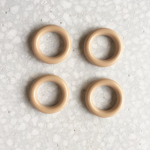 ヴィンテージ アクリルドーナツリング ベージュ 22mm 4こ