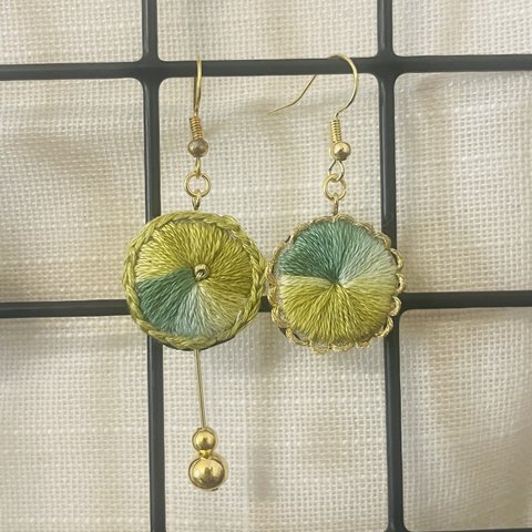 green 刺繍ピアス　イヤリング