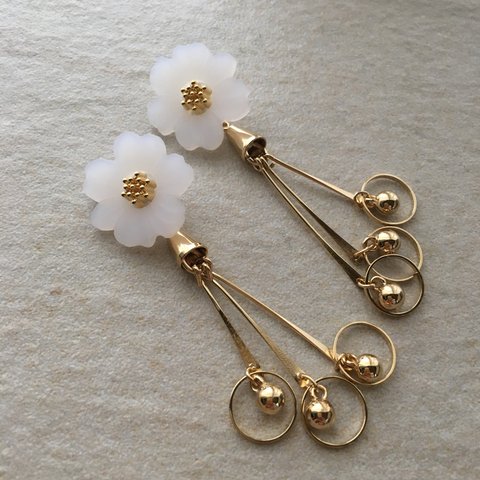 ⭐ white flower   ～piece/earrings～