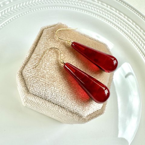 大粒赤い琥珀のドロップイヤリング、ピアス