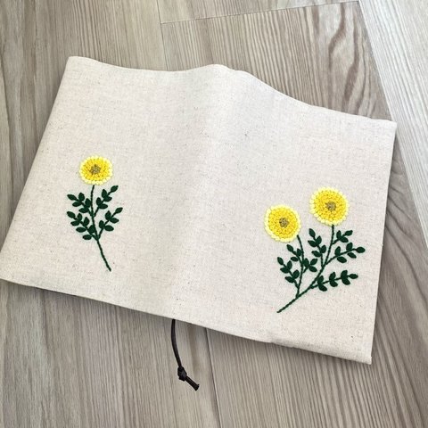  手刺繍ブックカバー＊マリーゴールド文庫　ほぼ日手帳