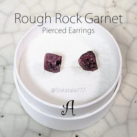 ラフロックガーネットピアス（A）　Rough Rock Garnet Pierced Earrings